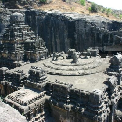 अजंता और एलोरा की गुफाएँ: इतिहास, बंद रहने के दिन और घूमने की जानकारी