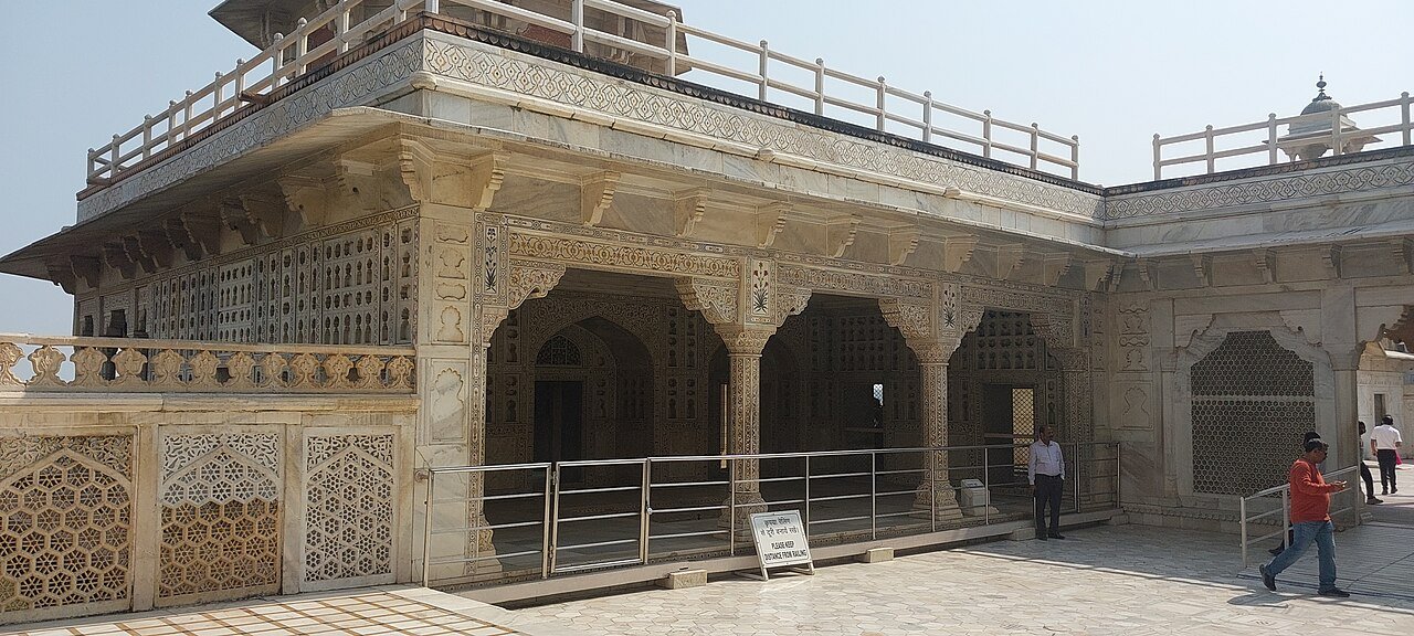 White marble arches inside Agra Fort