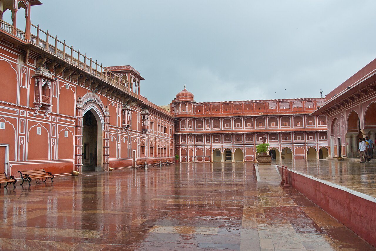 Red-pink courtyard of the City Palace in Jaipur