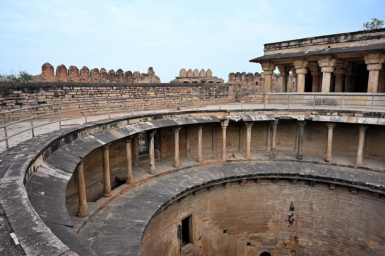 Assi Khamba Baoli stepwell at Gwalior Fort
