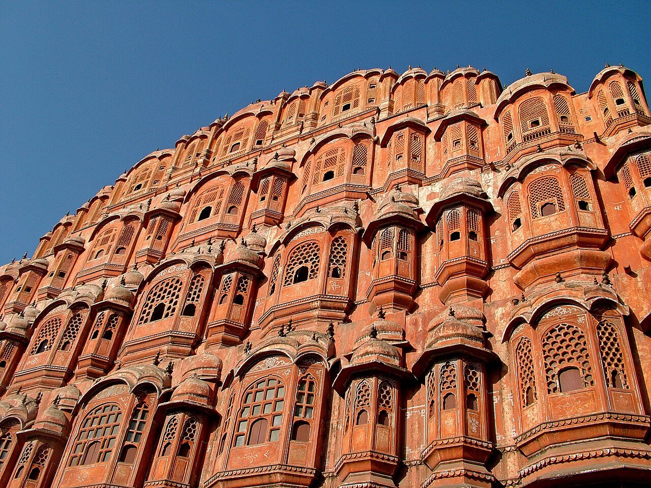Close view of the red sandstone jharokhas of Hawa Mahal