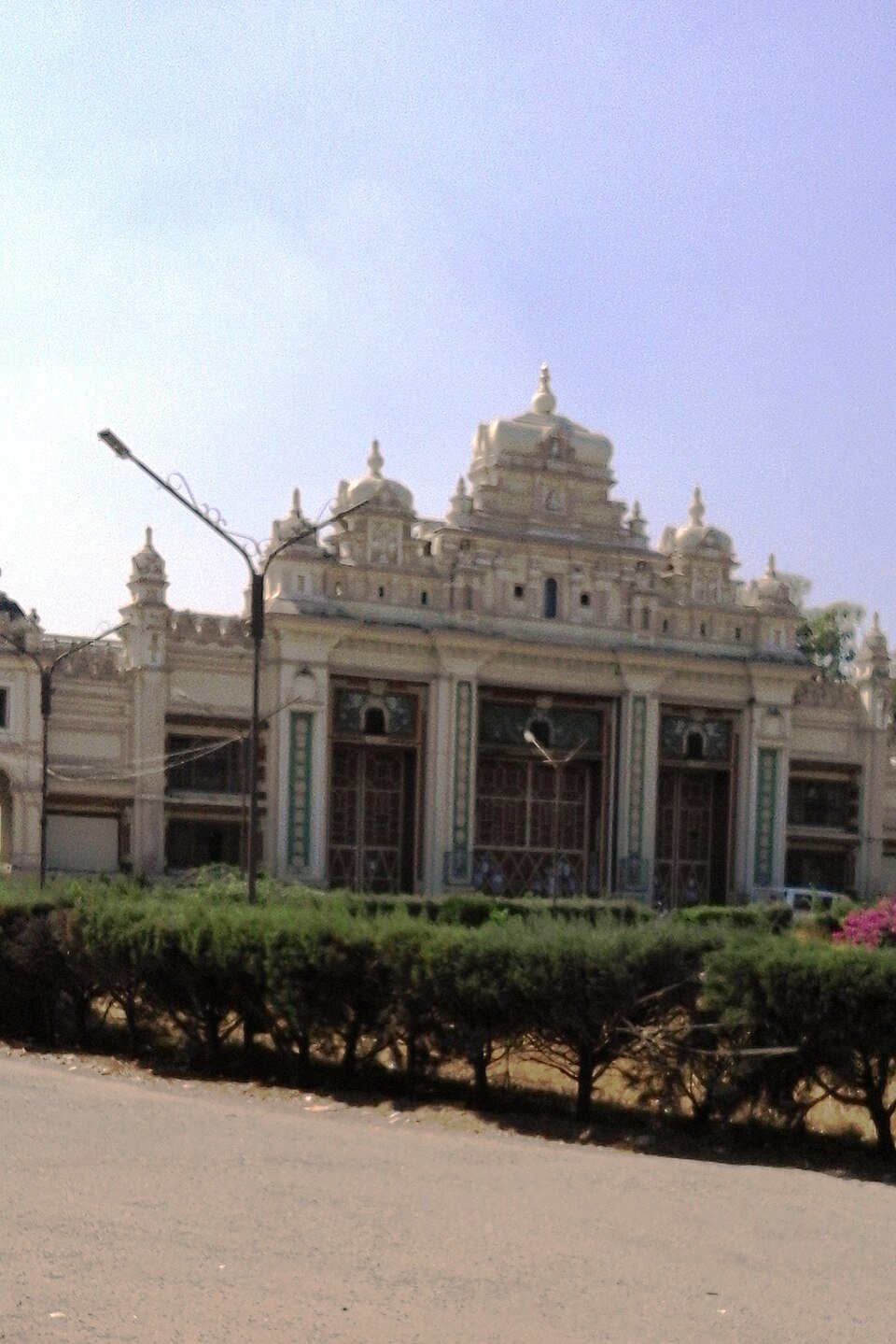 Entrance of the Jagamohan Art Gallery in Mysore
