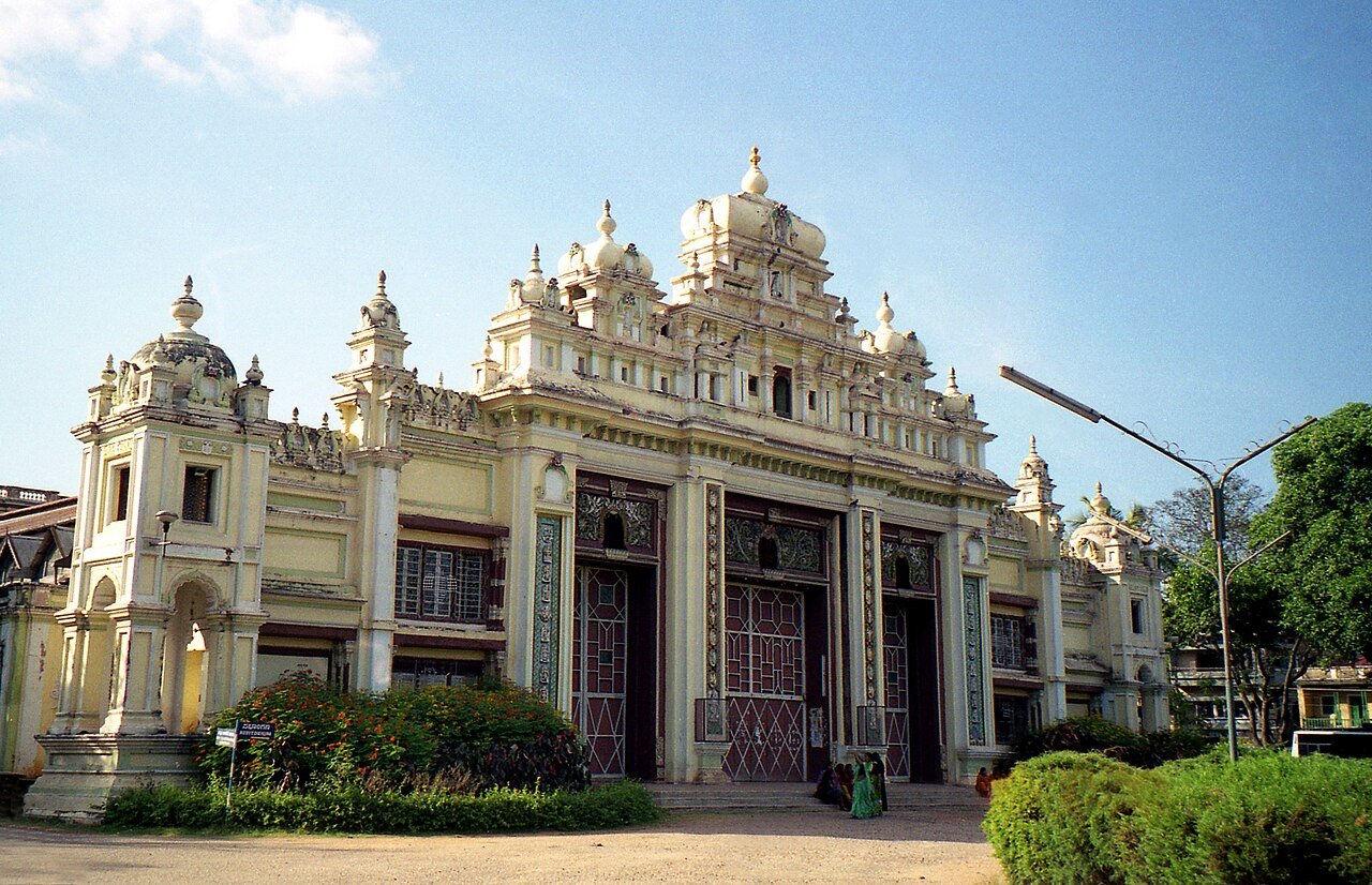Side view of Jaganmohan Palace, Mysore
