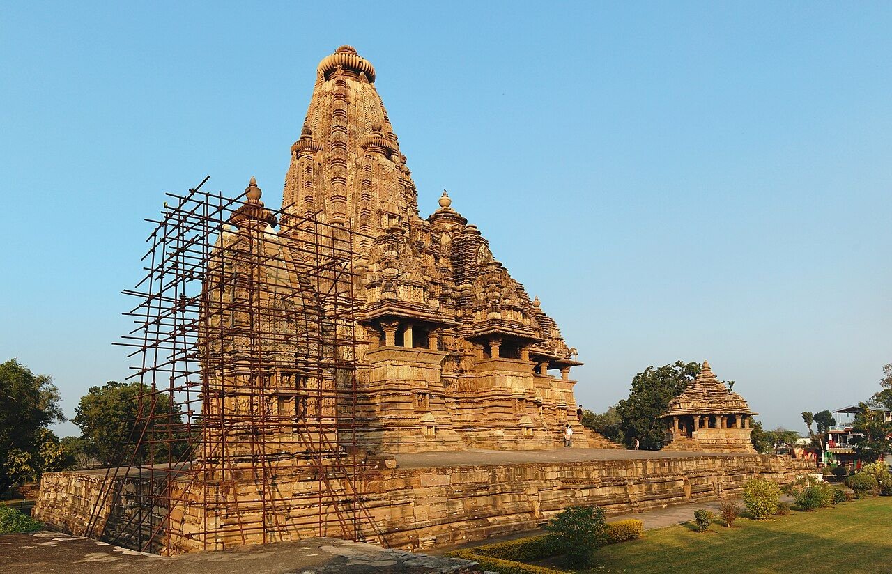 Vishvanatha Temple at Khajuraho photographed in 2010