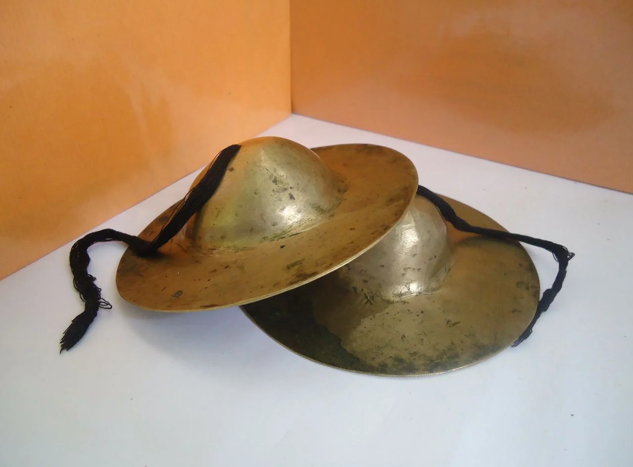 Khuti taal, small cymbals used to keep rhythm in Assamese devotional music
