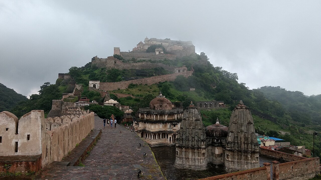 Long perimeter wall of Kumbhalgarh Fort with temples inside