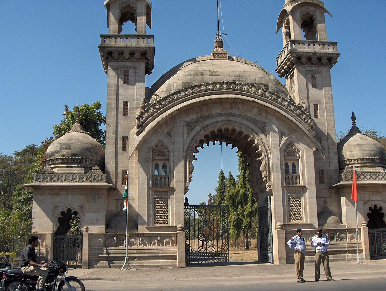 Gateway to the Laxmi Vilas Palace grounds