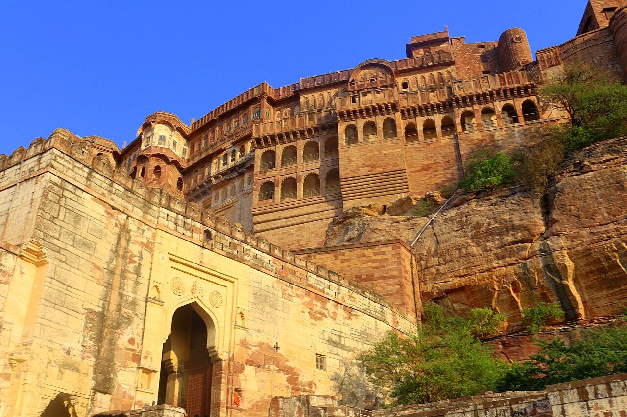 Gateway view beyond Rao Jodhaji's Falsa at Mehrangarh