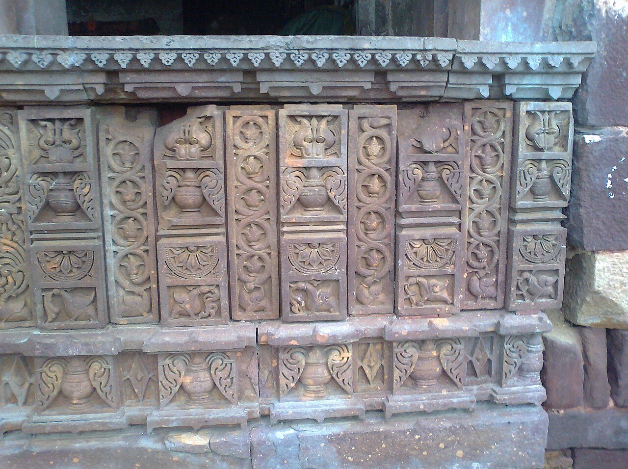 Carving on red stone at Ranthambore Fort